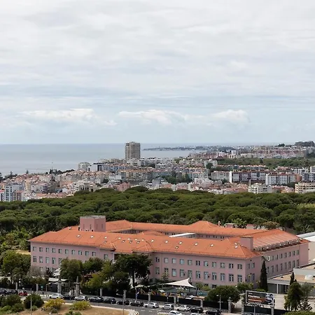 Luxury 2br Penthouse With Balcony In * Lisboa