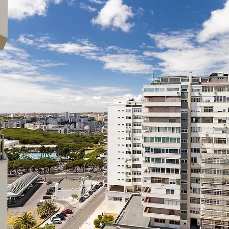 Luxury 2br Penthouse With Balcony In شقة Lisboa