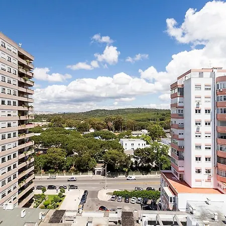 Luxury 2br Penthouse With Balcony In شقة Lisboa