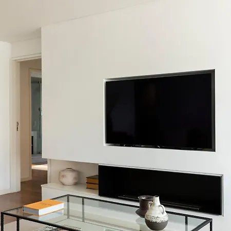 Luxury 2br Penthouse With Balcony In شقة