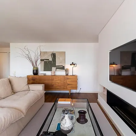 Luxury 2br Penthouse With Balcony In شقة